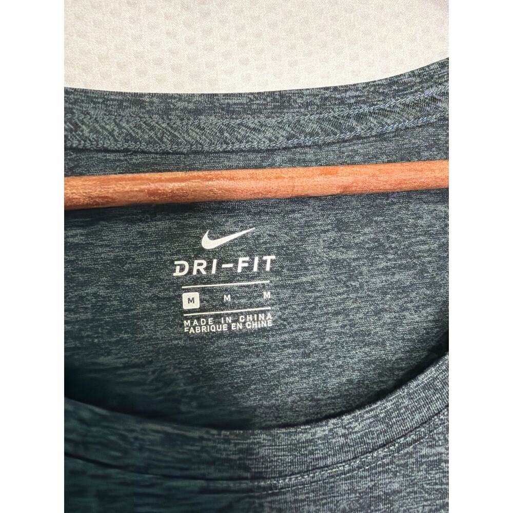 Nike Dri-FIT Women’s Medium Gray Short‎ Sleeve Athletic Running Top - Picture 5 of 10